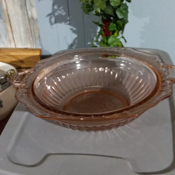 Vintage pink bowl and platter